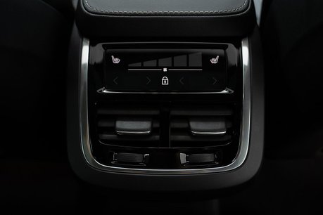 Volvo XC90 2.0 B5 MHEV R-Design SUV 5dr Diesel Hybrid Auto 4WD Euro 6 (s/s) (235 ps) 22
