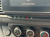 Renault Trafic LWB L2H1 [SOLD KH] Low roof Advance LL30 Aircon Sensors EURO 6 39