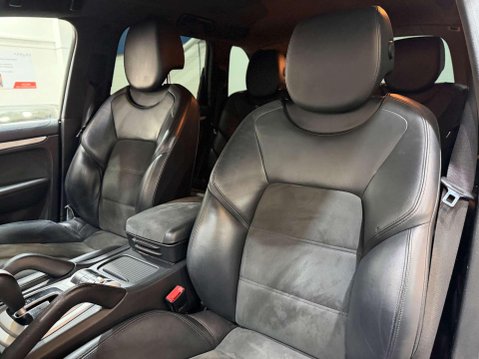 Porsche Cayenne 4.8 GTS SUV 5dr Petrol Tiptronic S AWD (332 g/km, 405 bhp) 6