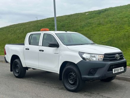 Toyota Hilux 2.4 HI-Luxury Active D-4D 4WD Double Cab 4WD 5dr
