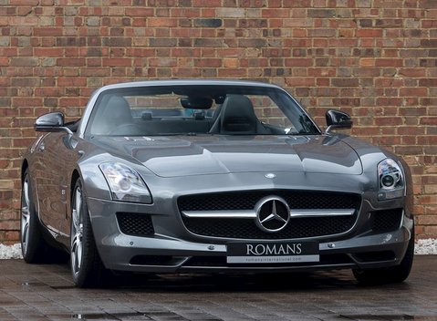 Mercedes-Benz SLS AMG Roadster 1