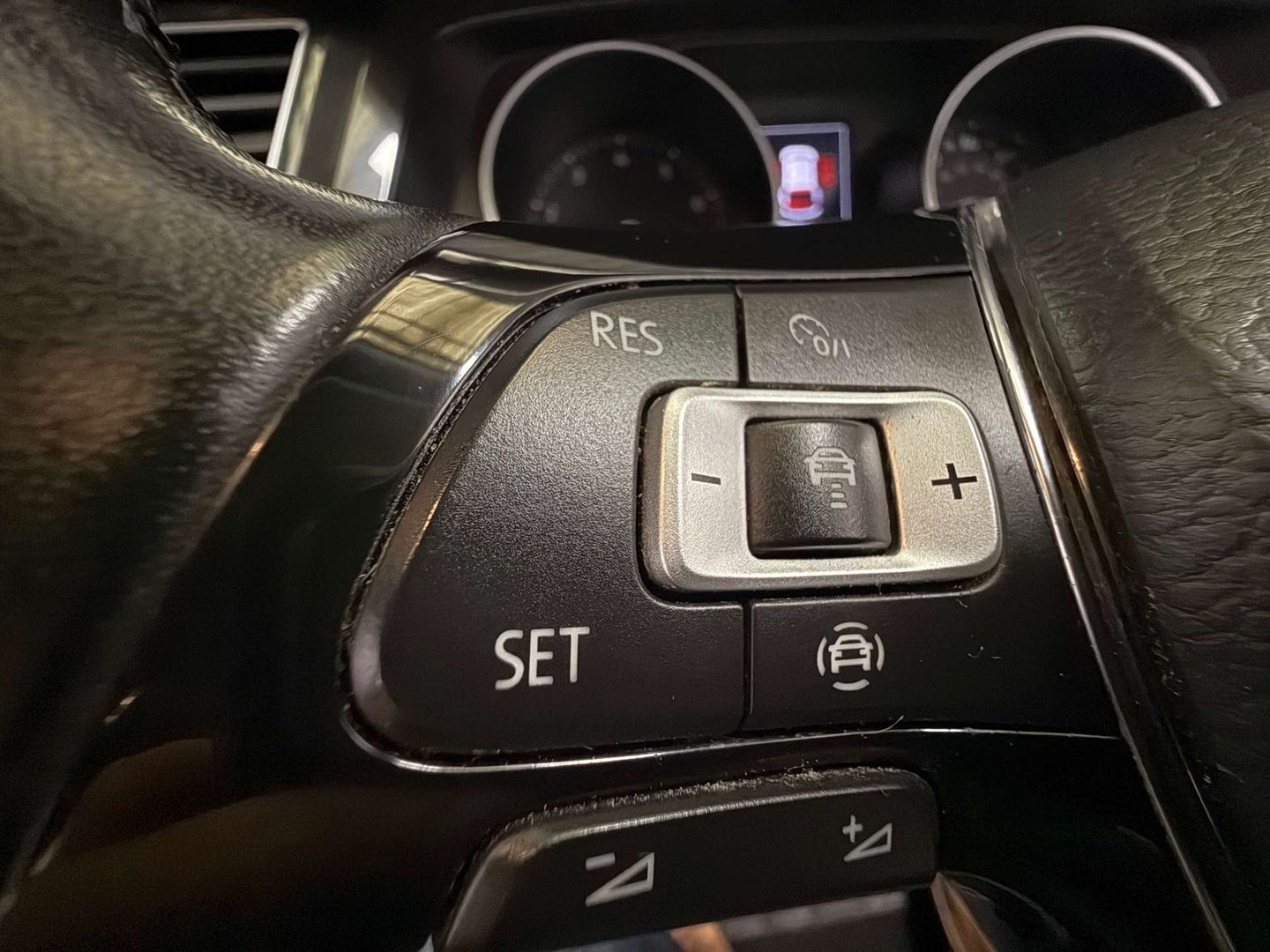 2019 Volkswagen Tiguan — image 19