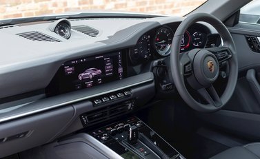 Porsche 911 Carrera S (992) 16