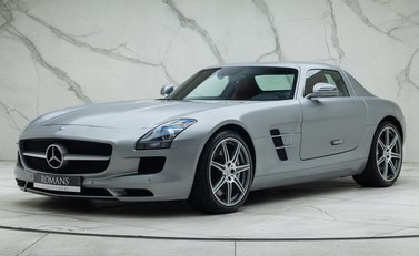 Mercedes-Benz SLS AMG 1