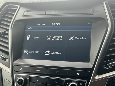 Hyundai SANTA FE 2.2 CRDi Blue Drive Premium SUV 5dr Diesel Manual 4WD Euro 6 (200 ps) 20