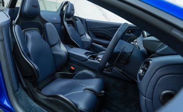 Aston Martin V12 Vantage ROADSTER 17