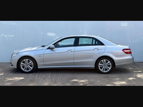 Mercedes-Benz E Class 2.1 E220 BlueEfficiency AvantGarde CDi Auto 4dr 51