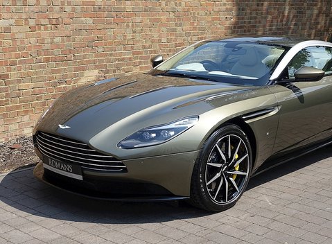 Aston Martin DB11 23