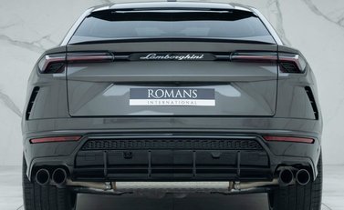 Lamborghini Urus 5