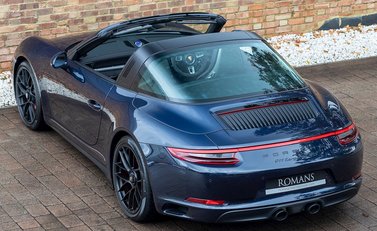 Porsche 911 Targa 4 GTS (991.2) 11