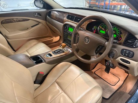 Jaguar S-Type 2.7D V6 4dr 10