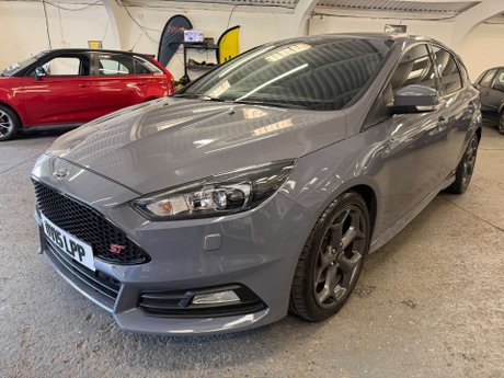 Ford Focus 2.0T EcoBoost ST-3 Hatchback 5dr Petrol Manual Euro 6 (s/s) (250 ps) 3