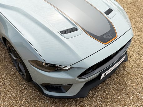 Ford Mustang MACH 1 22