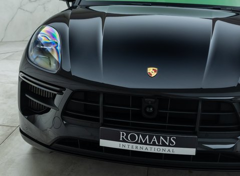 Porsche Macan TURBO 29