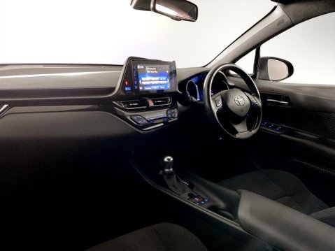 Toyota C-HR 1.8 VVT-h Icon SUV 5dr Petrol Hybrid CVT Euro 6 (s/s) (122 ps) Air Con - Al 14