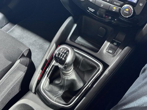 Nissan Qashqai 1.3 DIG-T N-Connecta Euro 6 (s/s) 5dr 19