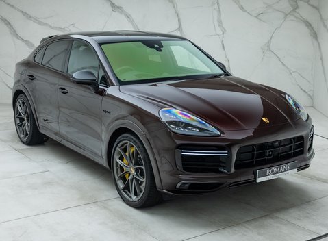 Porsche Cayenne TURBO S E-Hybrid Coupe 9