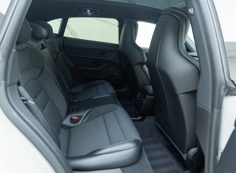 Porsche Taycan 4S Cross Turismo 15