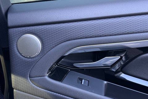 Land Rover Range Rover Evoque S MHEV - MERIDIAN SOUND SYSTEM - CAMERA - APPLE CAR PLAY -FULL HISTORY 33