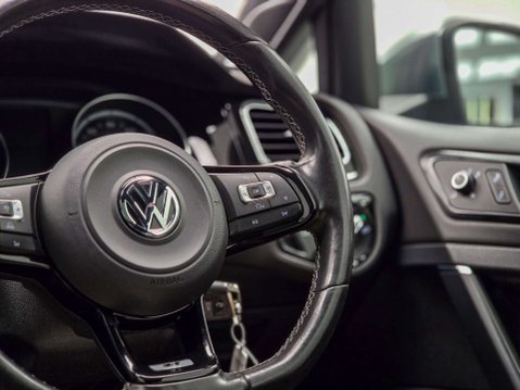 Volkswagen Golf 2.0 Golf R DSG 4WD 3dr 16