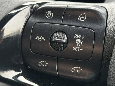 BYD Dolphin 150kW Design 60.4kWh 5dr Auto 32