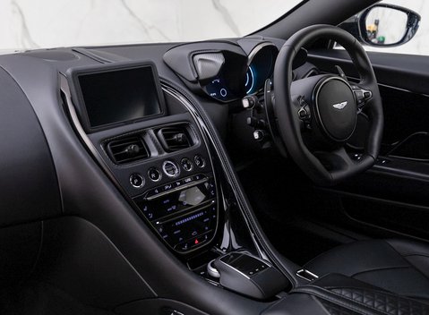 Aston Martin DBS Superleggera 14