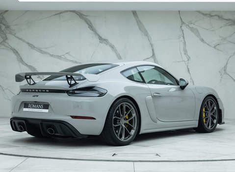Porsche Cayman GT4 (718) 25