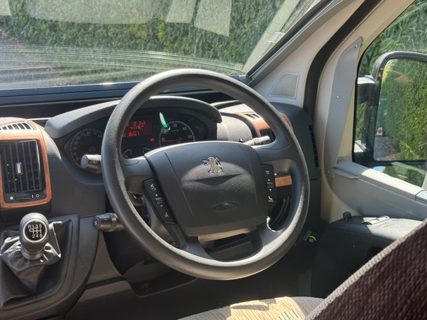 Auto-Sleepers Kingham 2 Berth|2 Belts|French Bed|Shower|Toilet|Wifi Capability|Vanlux 21