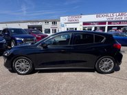 Ford Focus TITANIUM X 4