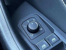 Volkswagen Passat 1.5 Passat R-Line TSi Evo 5dr 66