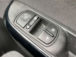 Vauxhall Corsa 1.4 Corsa Griffin 3dr 46