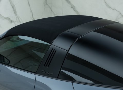 Porsche 911 Targa 4 GTS (992) 37