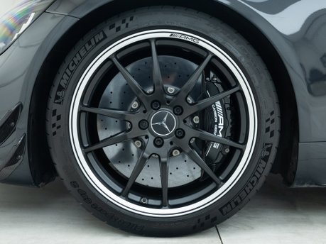 Mercedes-Benz AMG GT R PRO 