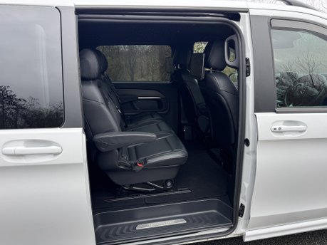 Mercedes-Benz V Class V250D AMG Line Auto Diesel Extra Long Wheelbase 8 SEATER/360 CAM/SAT NAV 22