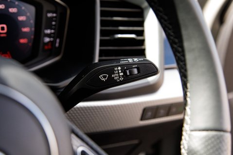 Audi A1 SPORTBACK TFSI S LINE 18