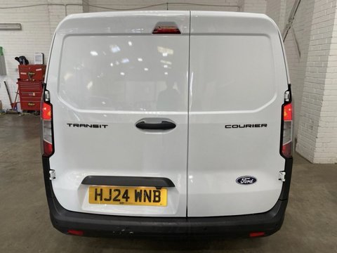 Ford Transit Courier TREND ECOBOOST 6
