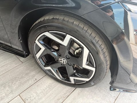 Volkswagen Golf 1.5 eTSI MHEV R-Line DSG Euro 6 (s/s) 5dr 9