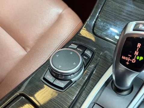 BMW 5 Series 2.0 520d Luxury Touring 5dr Diesel Auto Euro 6 (s/s) (190 ps) 38