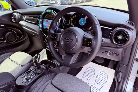 Mini Hatch COOPER S LEVEL 2 - REVERSE CAMERA - APPLE CARPLAY 14