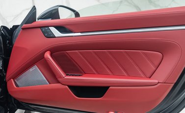 Porsche 911 Turbo S CABRIOLET (992) 31