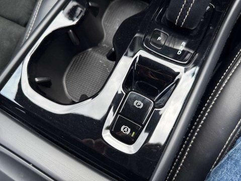 Volvo XC40 2.0 XC40 R-Design D3 Auto 5dr 20