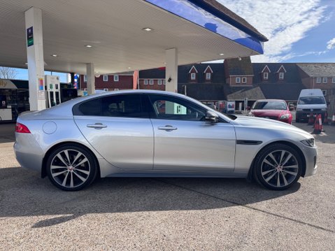 Jaguar XE SPORT 4