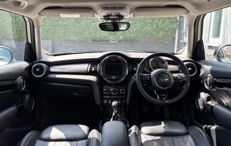 Mini Hatch Cooper 1.5 Petrol Manual Exclusive Comfort+ Nav 5 door - DEPOSIT TAKEN 12