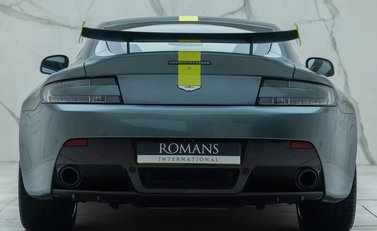 Aston Martin V8 Vantage AMR 8