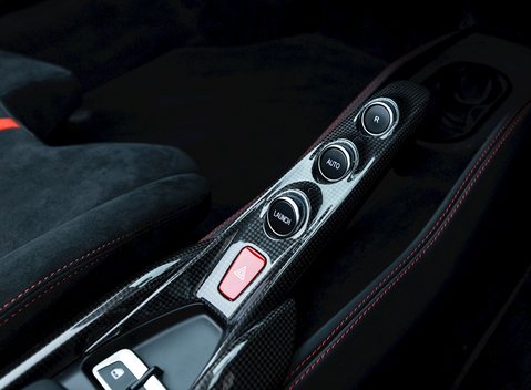 Ferrari F8 Tributo Spider 22