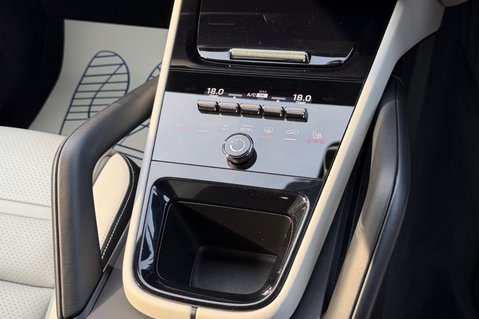 Porsche Cayenne V6 E-HYBRID BLACK EDITION -MATRIX LEDS -360 CAMS -WHITE LEATHER INTERIOR 68