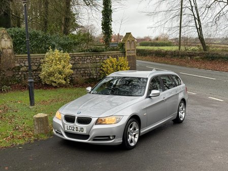 BMW 3 Series 318D EXCLUSIVE EDITION TOURING 7