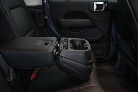 Jeep Wrangler 2.0 Wrangler Rubicon Unlimited Edition Auto 4WD 4dr 38