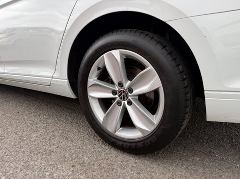 Volkswagen Passat SE NAV TDI DSG 8