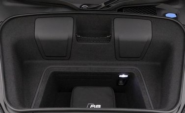 Audi R8 V10 Performance Carbon Black 31